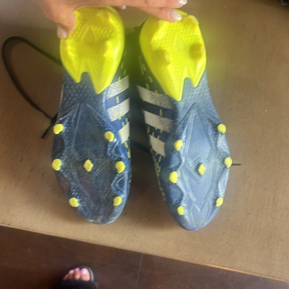 Predator Soccer Cleats - Picture 3 of 4